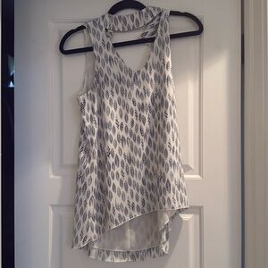 Whitt and blue Veronica m blouse